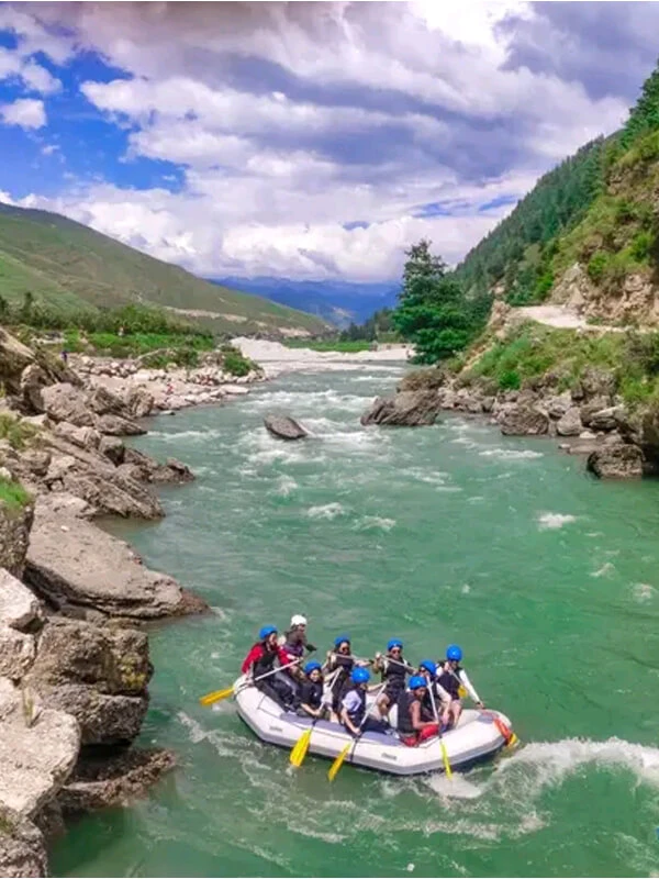 Rafting in karnali river